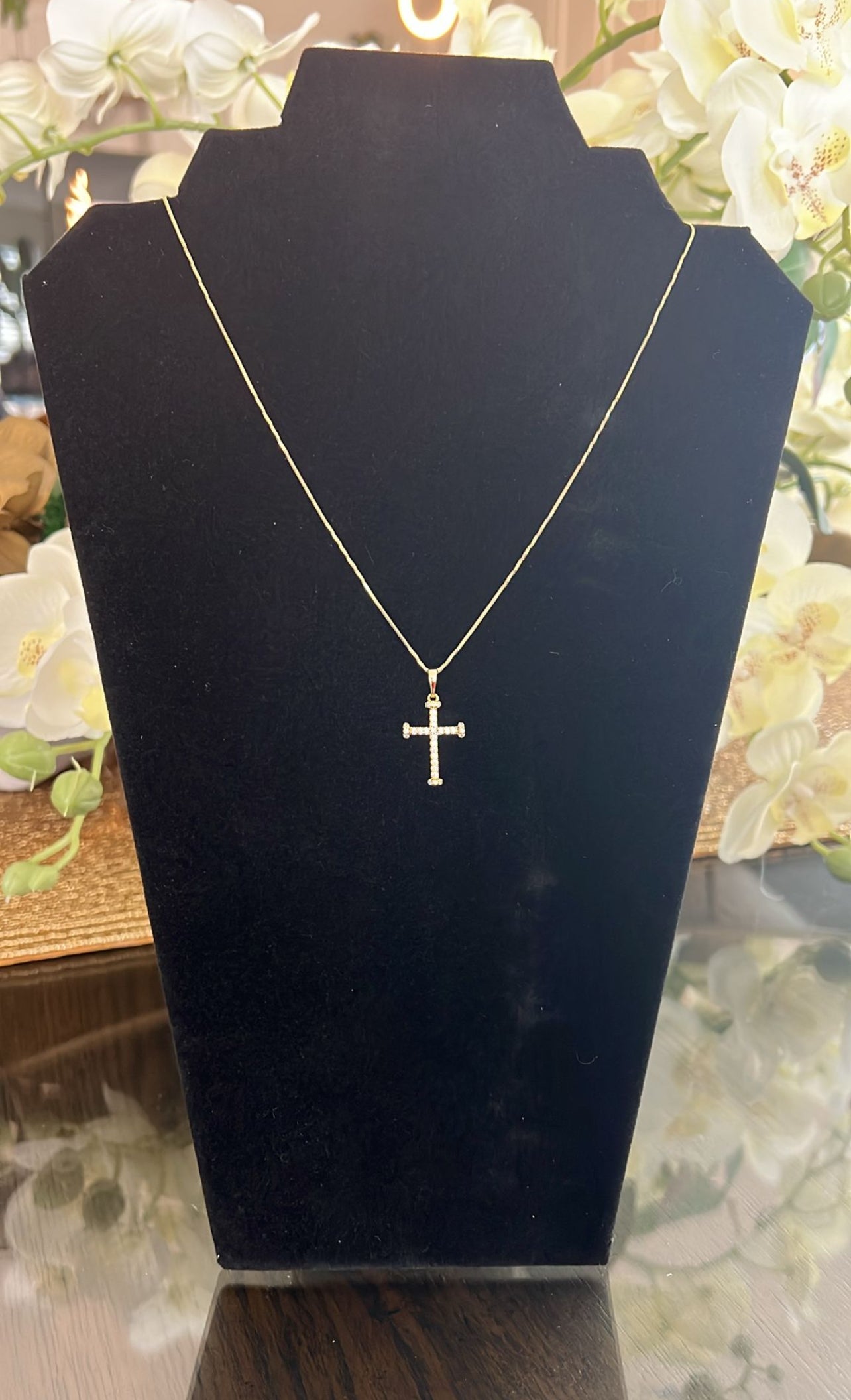 Cross charm necklace