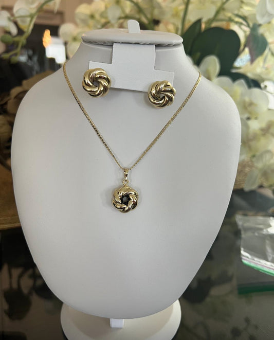 Set flowers earrings and necklace