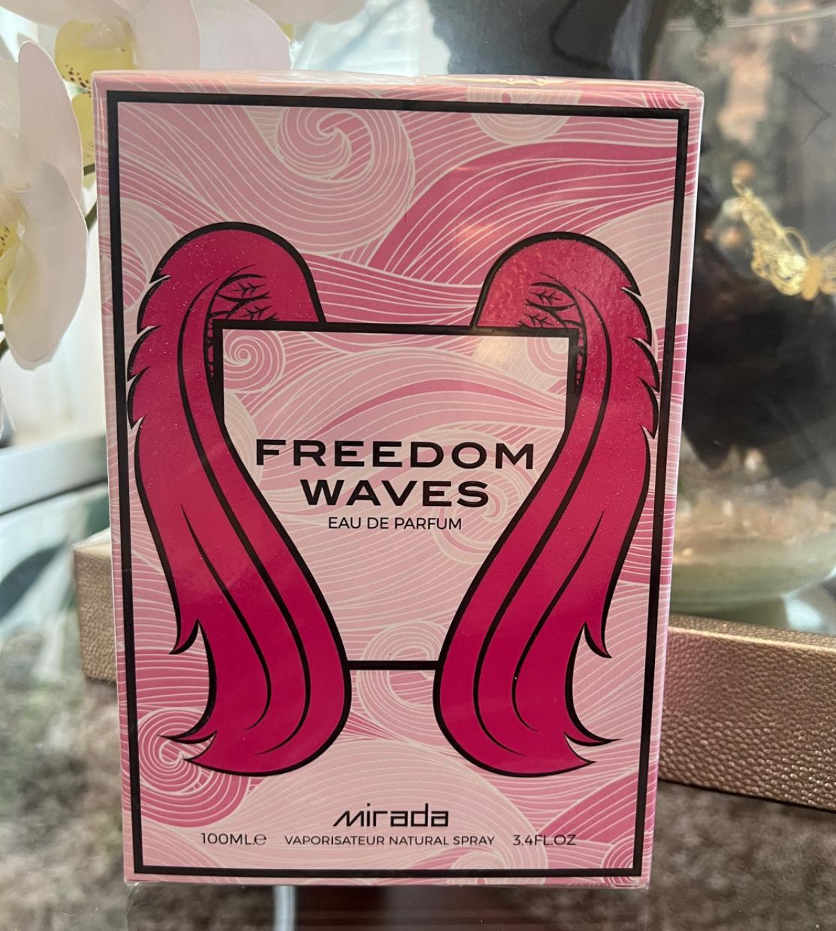 FREEDOM
WAVES
EAU DE PARFUM